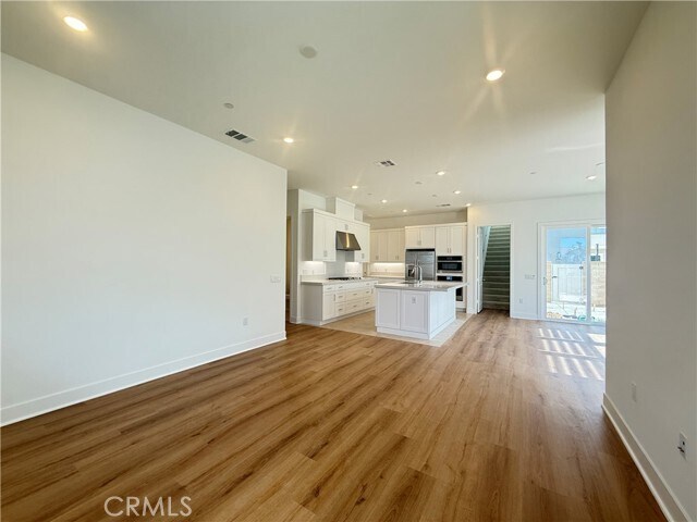 Building Photo - 301 Shoveler