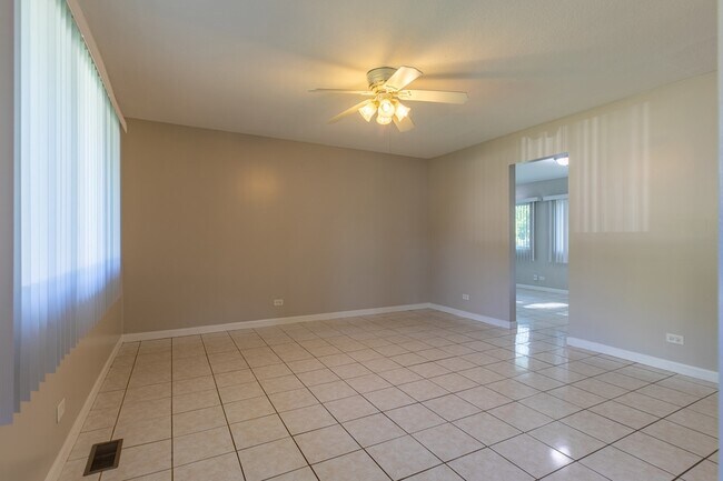 Foto del edificio - 6847 Hawthorne Ln