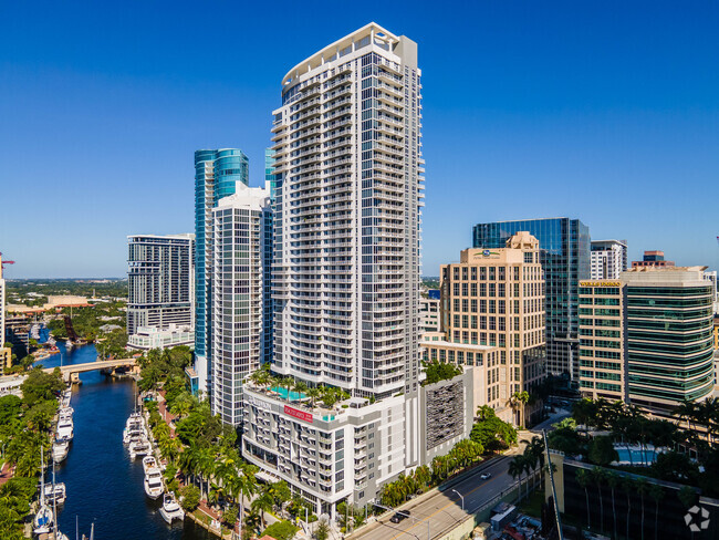 Building Photo - Las Olas River House