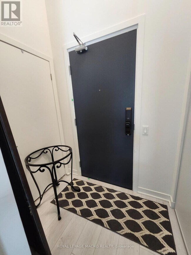 Photo du bâtiment - 395 Dundas St W