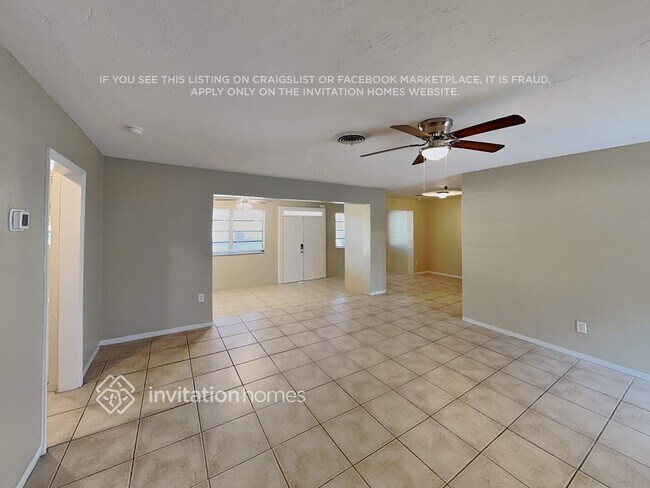 Building Photo - 1307 N 46th Ave