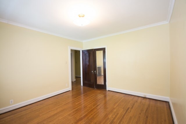 Building Photo - 5654 N Rockwell St