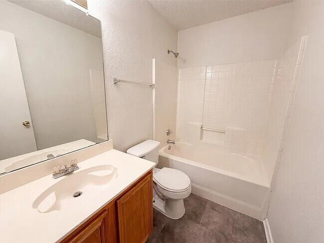 Building Photo - 10304 Pondwood Dr
