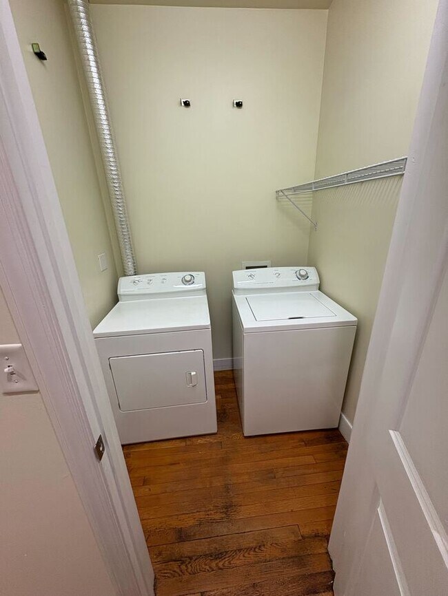 Foto del edificio - 525 E Grace St