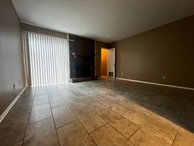 Building Photo - 6468 Parton Ct