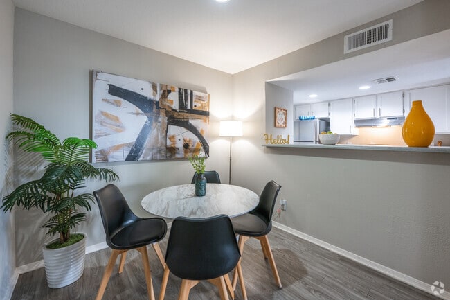 Interior Photo - Northpointe Village