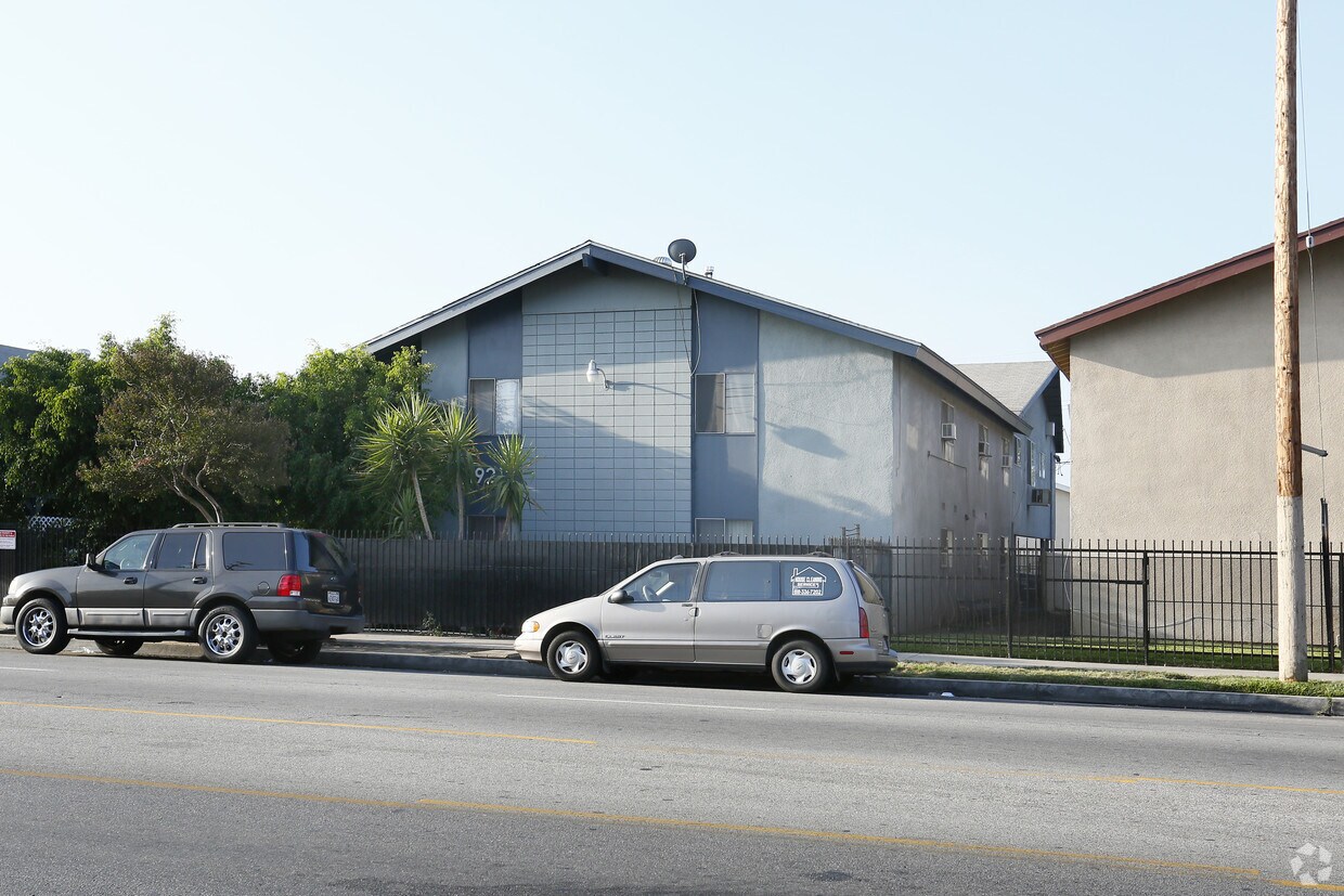 Building Photo - 19212 Parthenia St