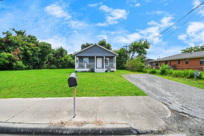 Foto del edificio - 221 3rd St N