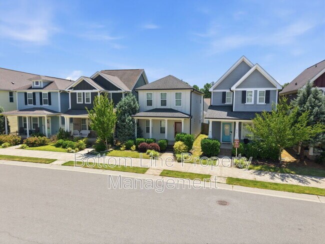 Foto del edificio - 453 Daniel Ridge Rd