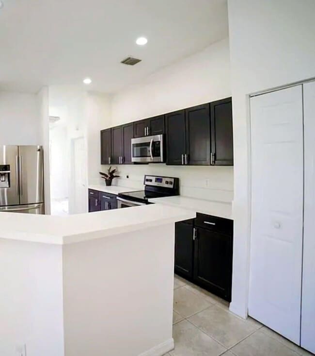 Building Photo - 2455 Curley Cut