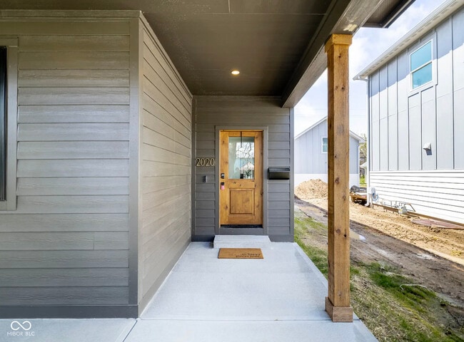 Building Photo - 2020 Columbia Ave