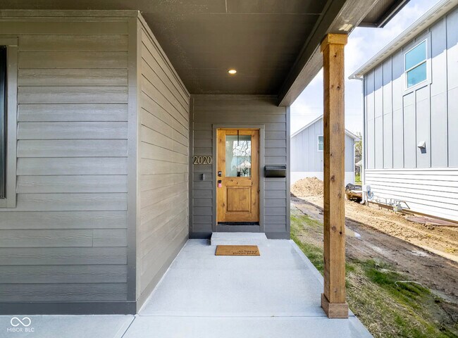 Foto del edificio - 2020 Columbia Ave