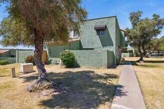 Building Photo - 807 E Cochise Dr
