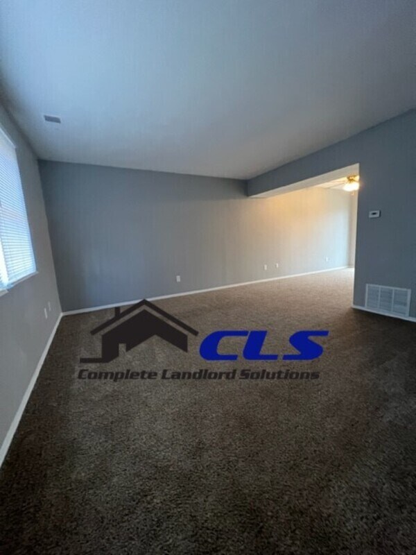 Building Photo - 306 Fawn Dr