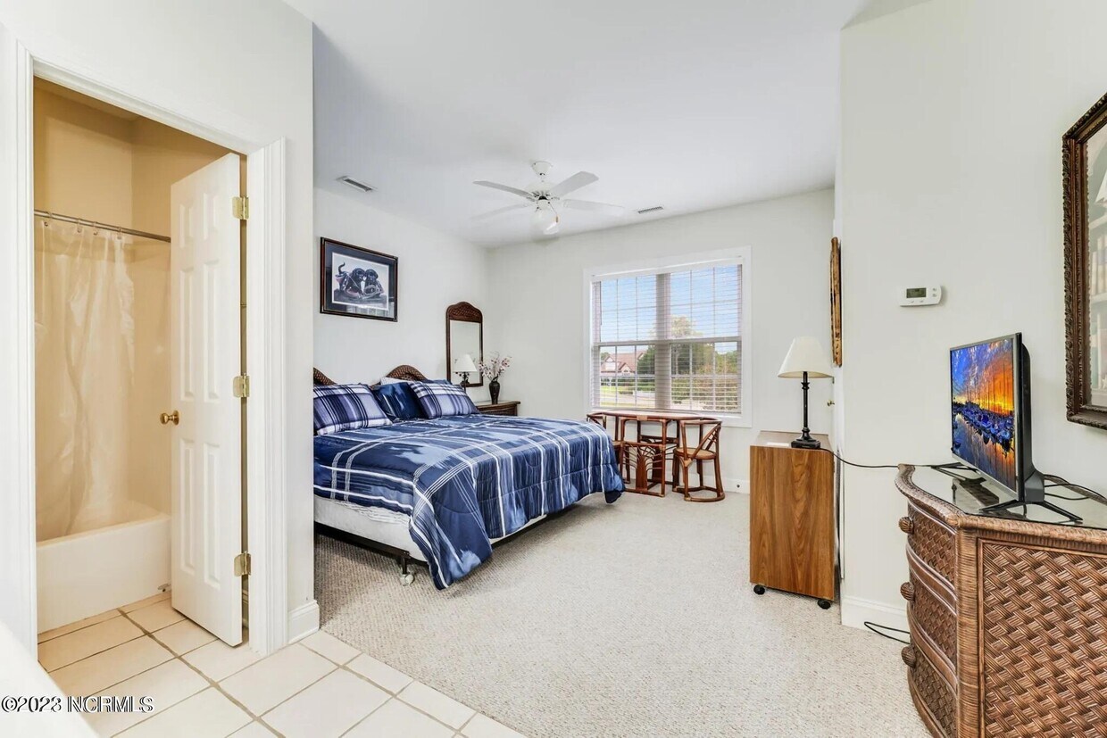 2555 St James Dr SE Unit 304, Saint James, NC 28461 Condo for Rent in