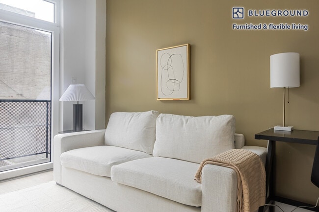 Building Photo - 82 4th Ave