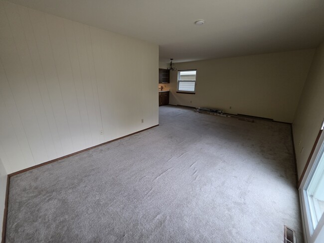 Building Photo - 3655 S 90th St