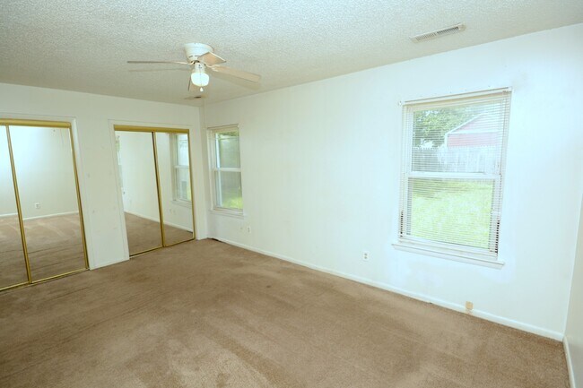 Building Photo - 1715 Delaney St