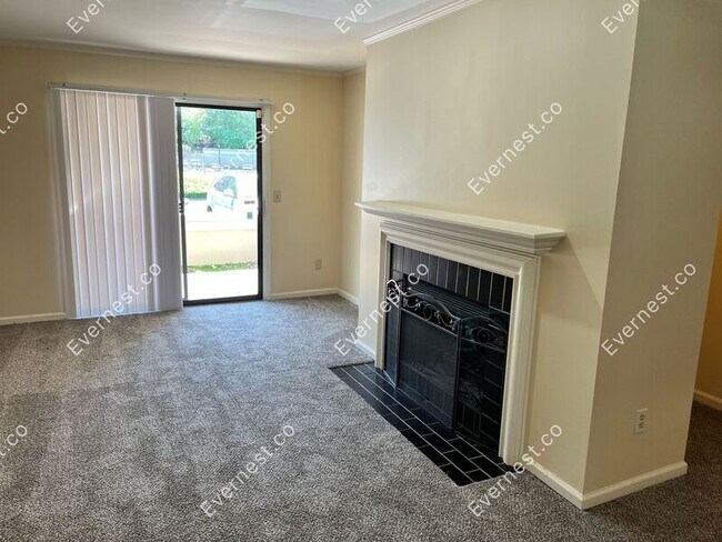 Building Photo - 276 Hillsboro Pl