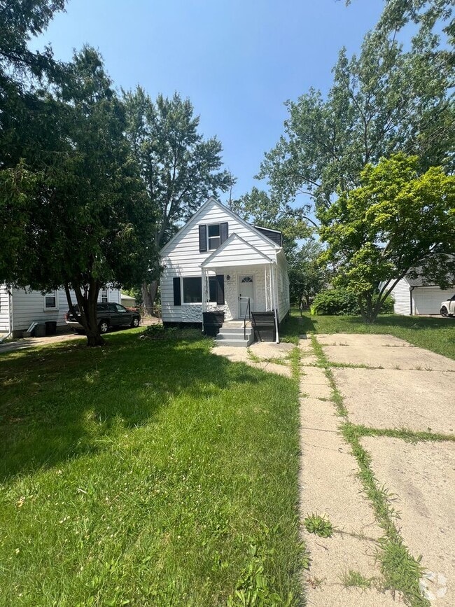 Building Photo - 25271 Ford St