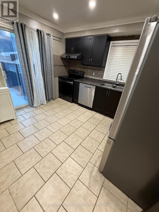 Building Photo - 12 Caruso Dr