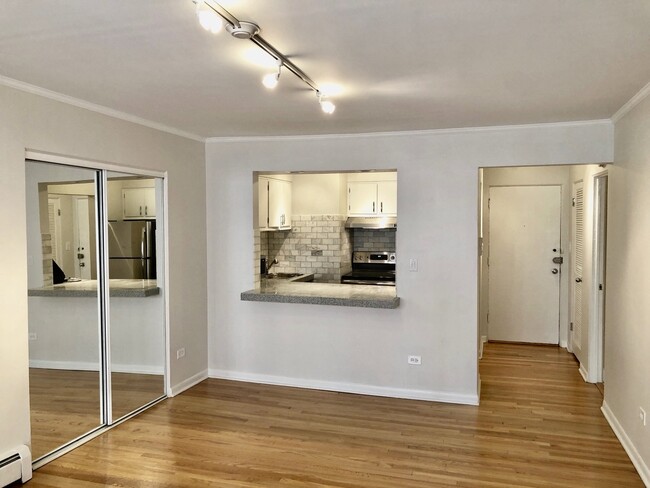 Foto del edificio - 526 W Roscoe St