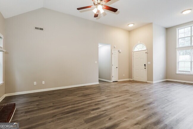 Foto del edificio - 10990 Knotty Pine Pl