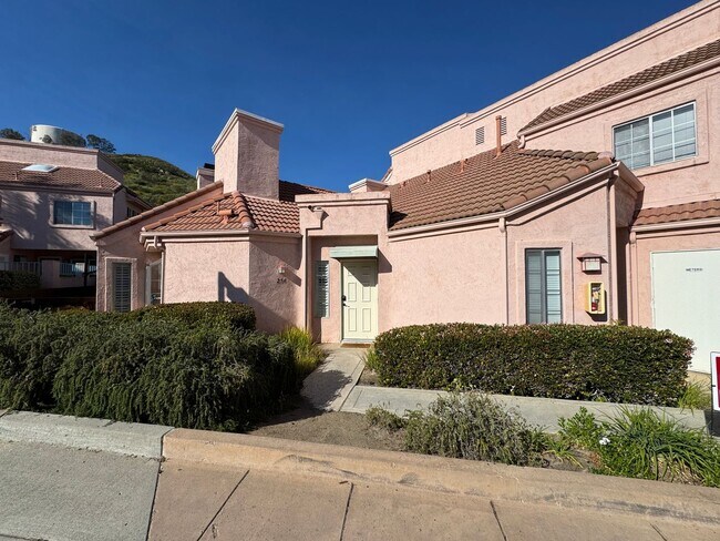 Building Photo - 2 Bedroom single level Rancho Villas