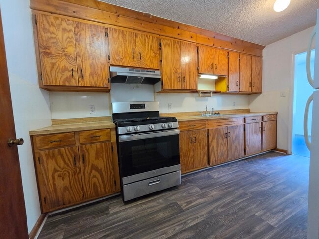 Building Photo - 2439 Yates Dr