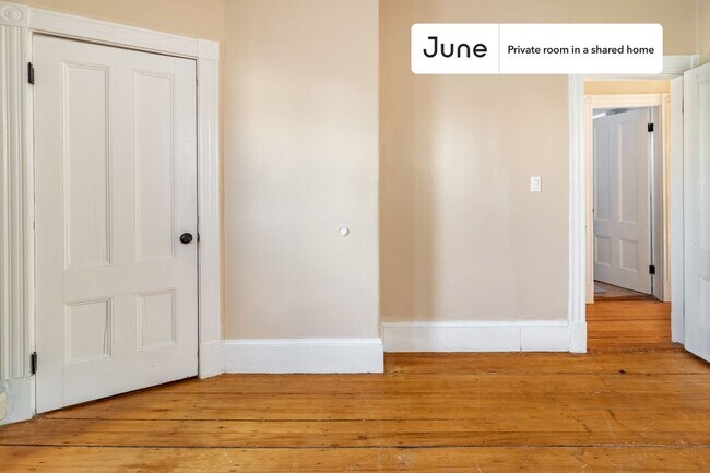 Building Photo - Room in Shared 4 bed/1 bath home