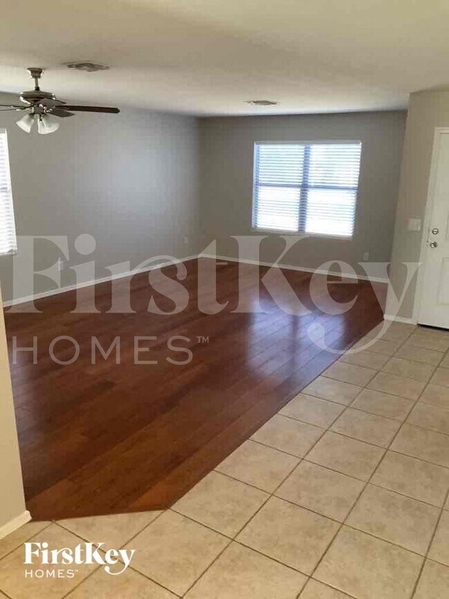 Foto del edificio - 15797 W Caribbean Ln
