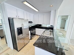 Building Photo - 505 Lands End Way