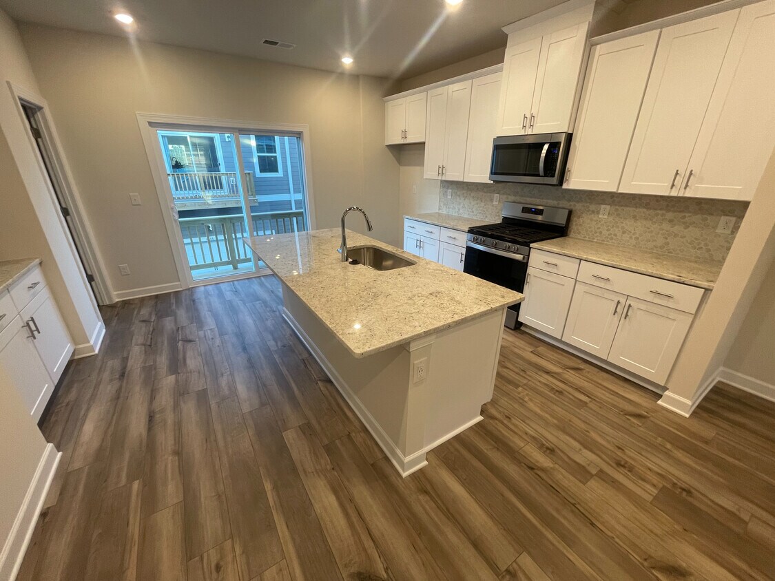Foto principal - Room in Townhome on Memorial Pkwy