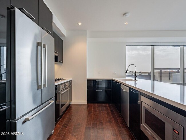 Foto del edificio - 4422 N 75th St