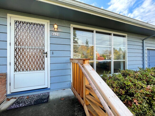 Building Photo - Charming Mid-Century Ranch with Large Yard and Attached Garage