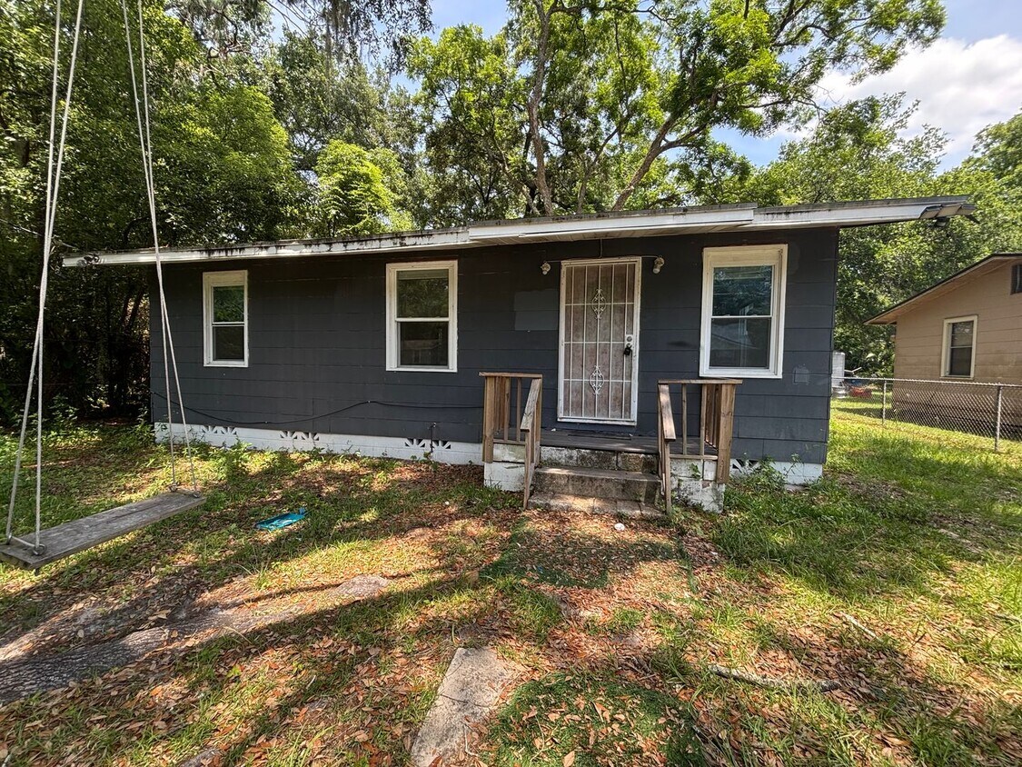 Primary Photo - Charming 3-Bedroom Home in Jacksonville
