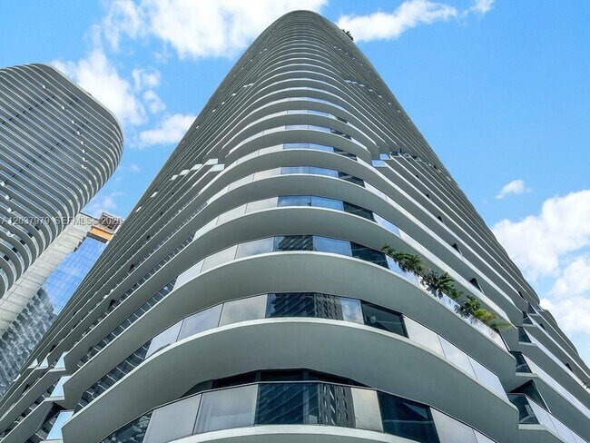 Foto del edificio - 45 SW 9th St