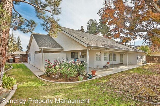 Foto del edificio - 4 br, 3 bath House - 5021 Panorama Dr.