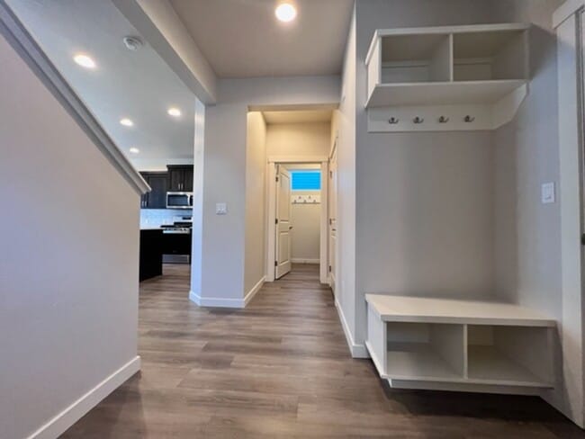 Building Photo - Beautiful Home in Meridian! Solar Power and Landscaping included.