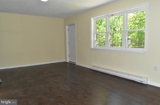 Building Photo - 127 Leghorn Rd