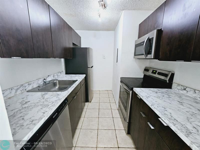 Foto principal - 1163 Lake Terry Dr