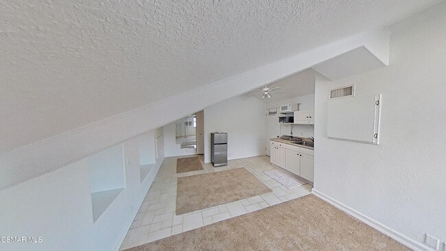 Foto del edificio - 3042 E Cumberland Ct