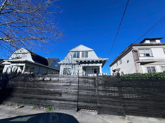 Foto del edificio - 722 30th St