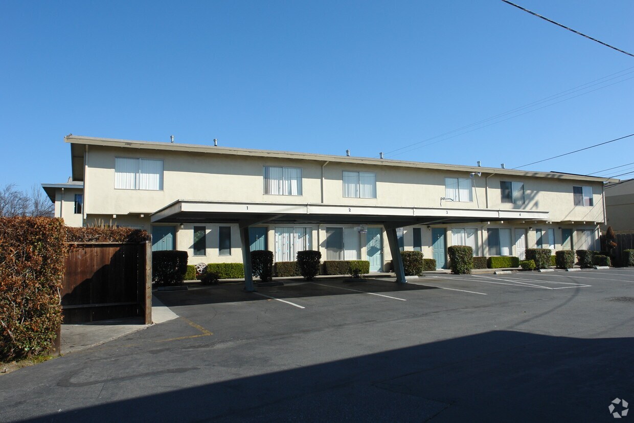 Santa Lucia Apartments in Salinas, CA