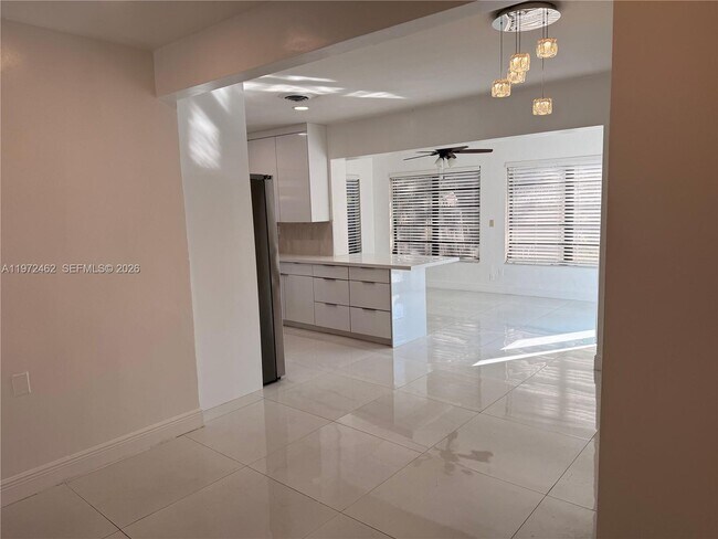 Foto del edificio - 2813 Bahama Dr