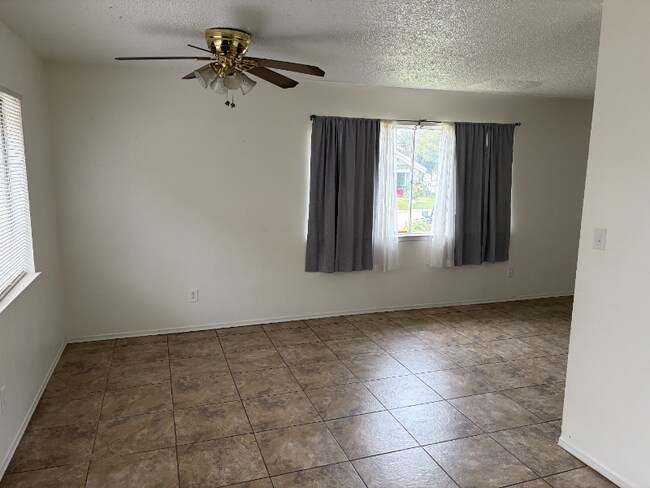 Foto del edificio - 508 Tait Ave