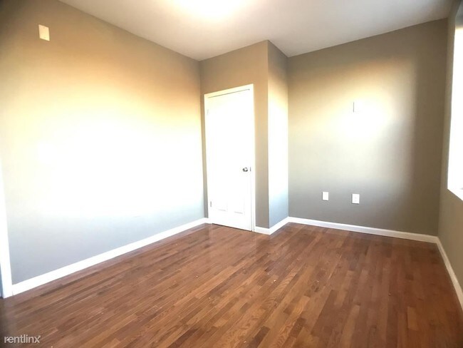 Foto del edificio - 2420 W Lehigh Ave