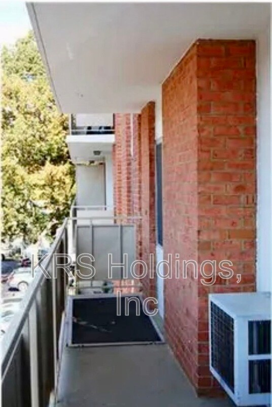 Foto del edificio - 1800 Jefferson Park Ave