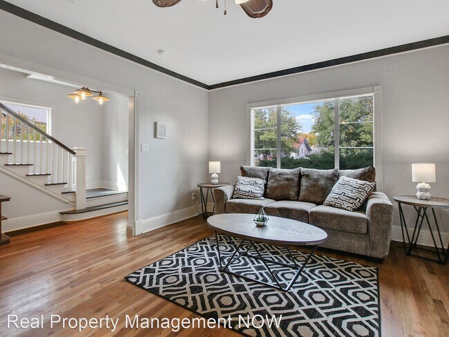 Foto del edificio - 4 br, 2.5 bath House - 1255 Grand Ave.