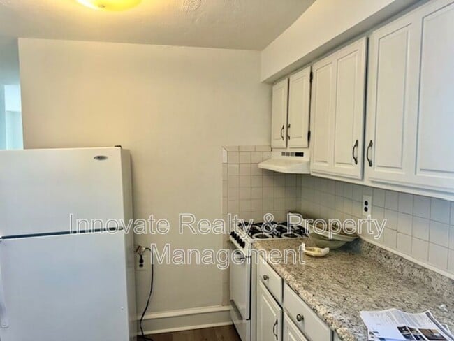 Foto del edificio - 7950 Oxford Ave